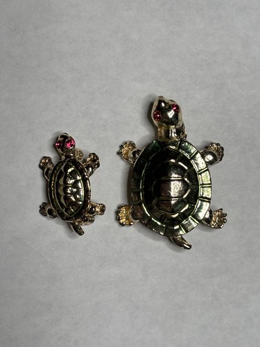 Vintage gold tone turtle - vintage,