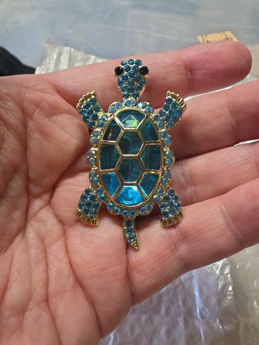 Gold tone turtle brooch pin - tone,