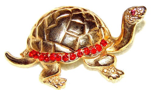 Vintage stunning gold tone - vintage, red